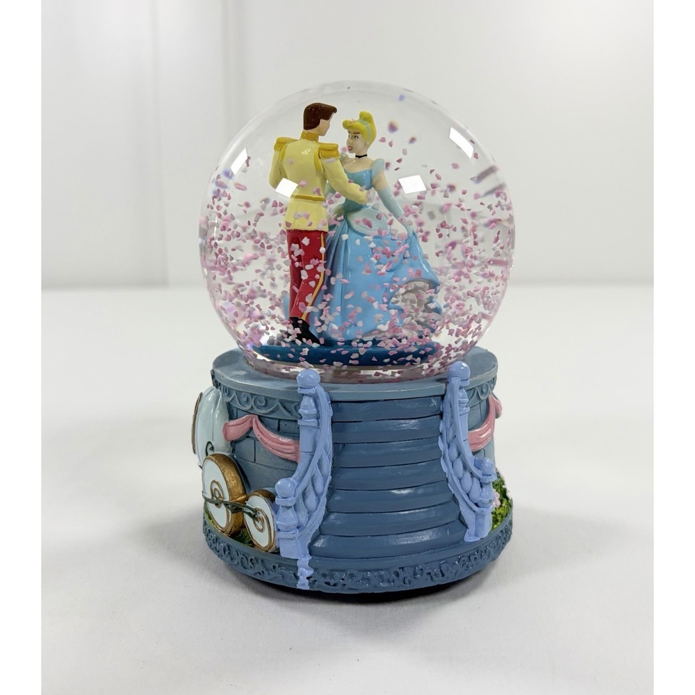 Disney Cinderella Musical Snow Globe A Dream Is A Wish Your Heart Makes Glass 6"
